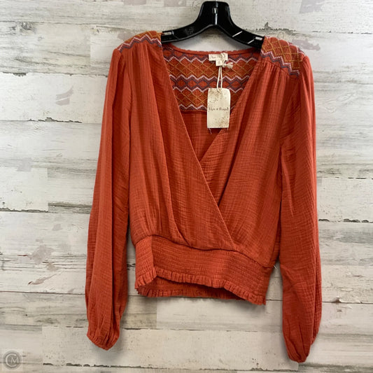 Top Long Sleeve By Hem & Thread In Brown, Size: M