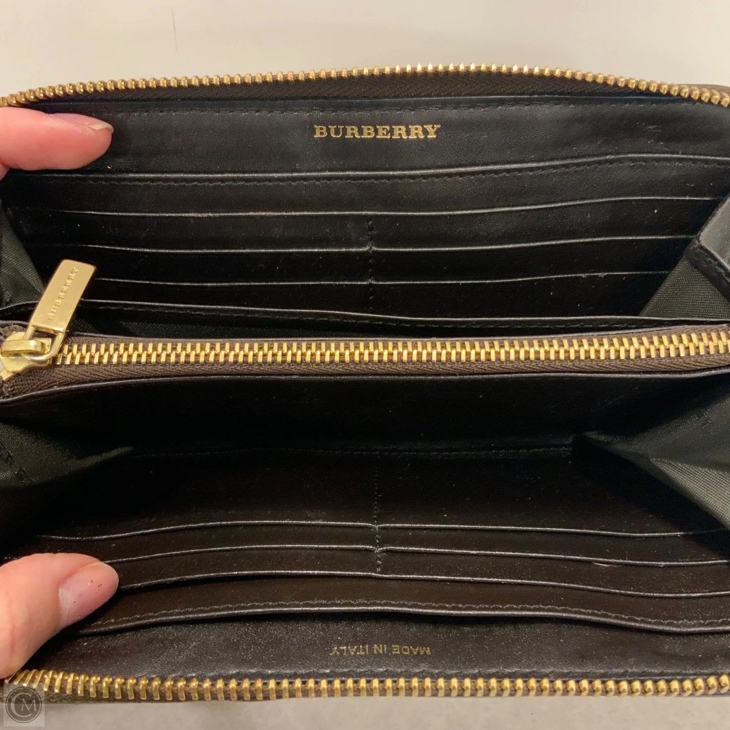 Wallet Luxury Designer By Burberry, Size: Medium