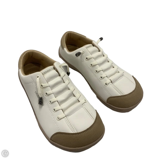 Shoes Sneakers By HOBIEAR In Cream, Size: 9