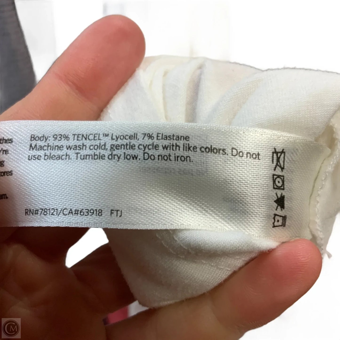Top Long Sleeve By Eileen Fisher In White, Size: 2x