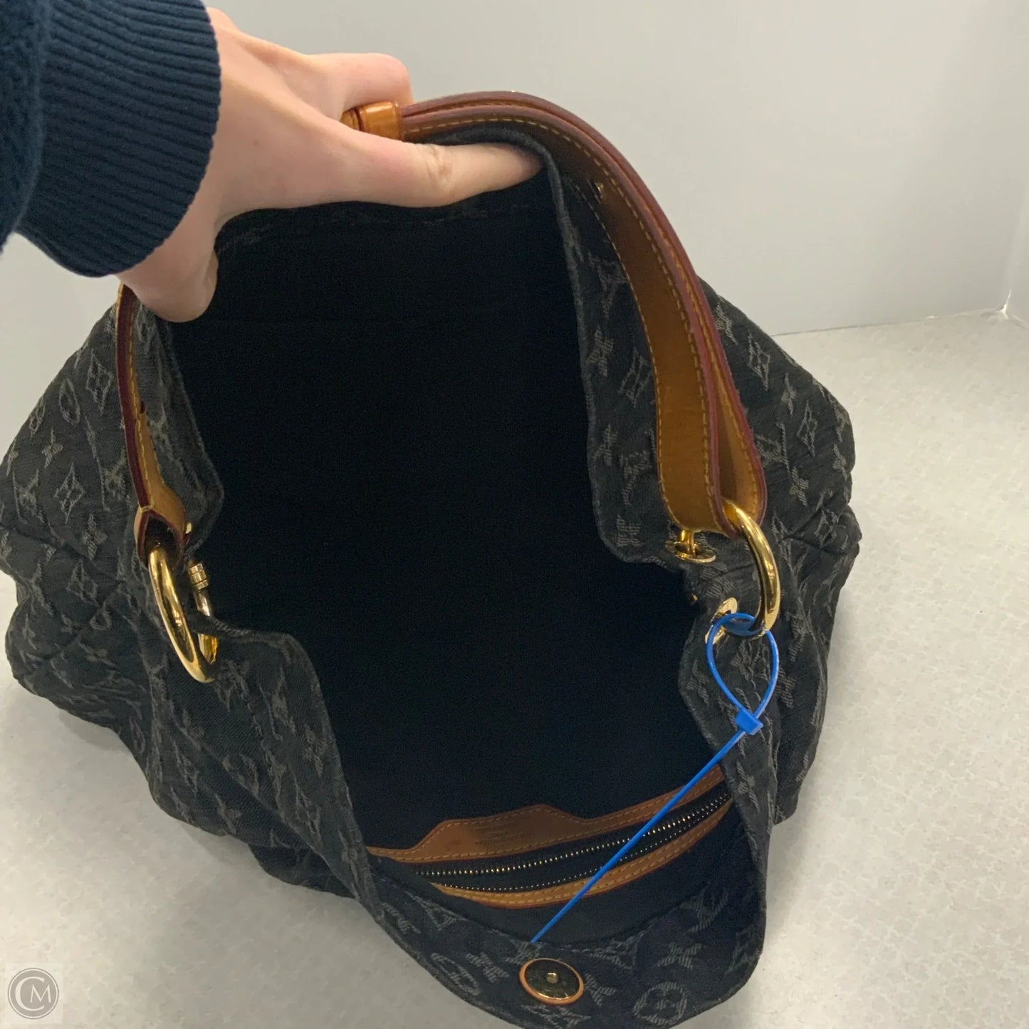 Handbag Designer By Louis Vuitton, Size: Large