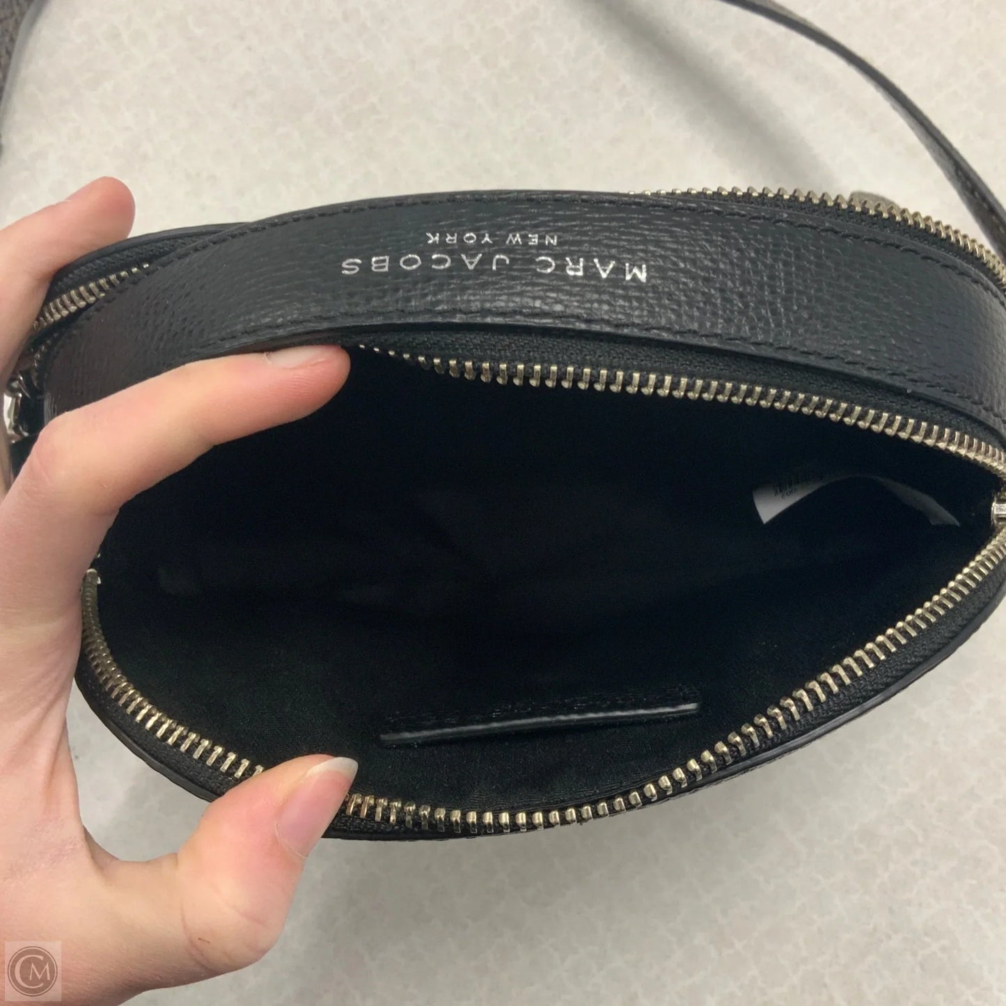 Crossbody Luxury Designer By Marc Jacobs, Size: Medium