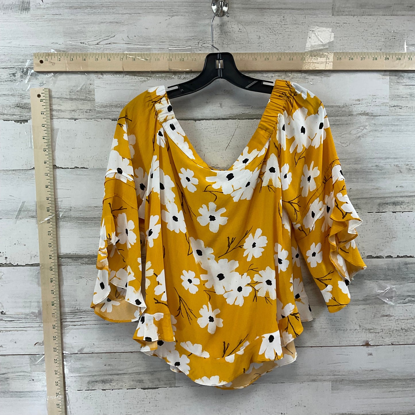 Yellow Top 3/4 Sleeve Sugar Lips, Size Xs