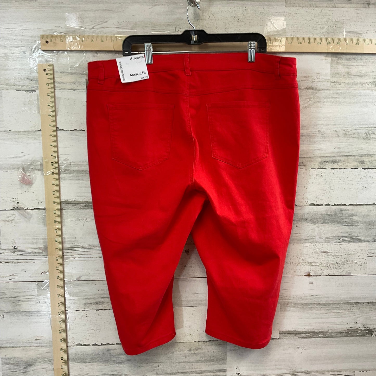 Red Capris D Jeans, Size 22w