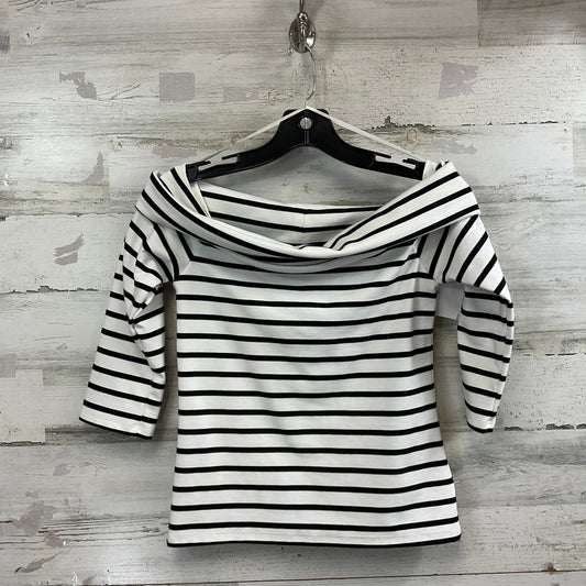 Top Short Sleeve By Anthropologie In Black, Size: Xs