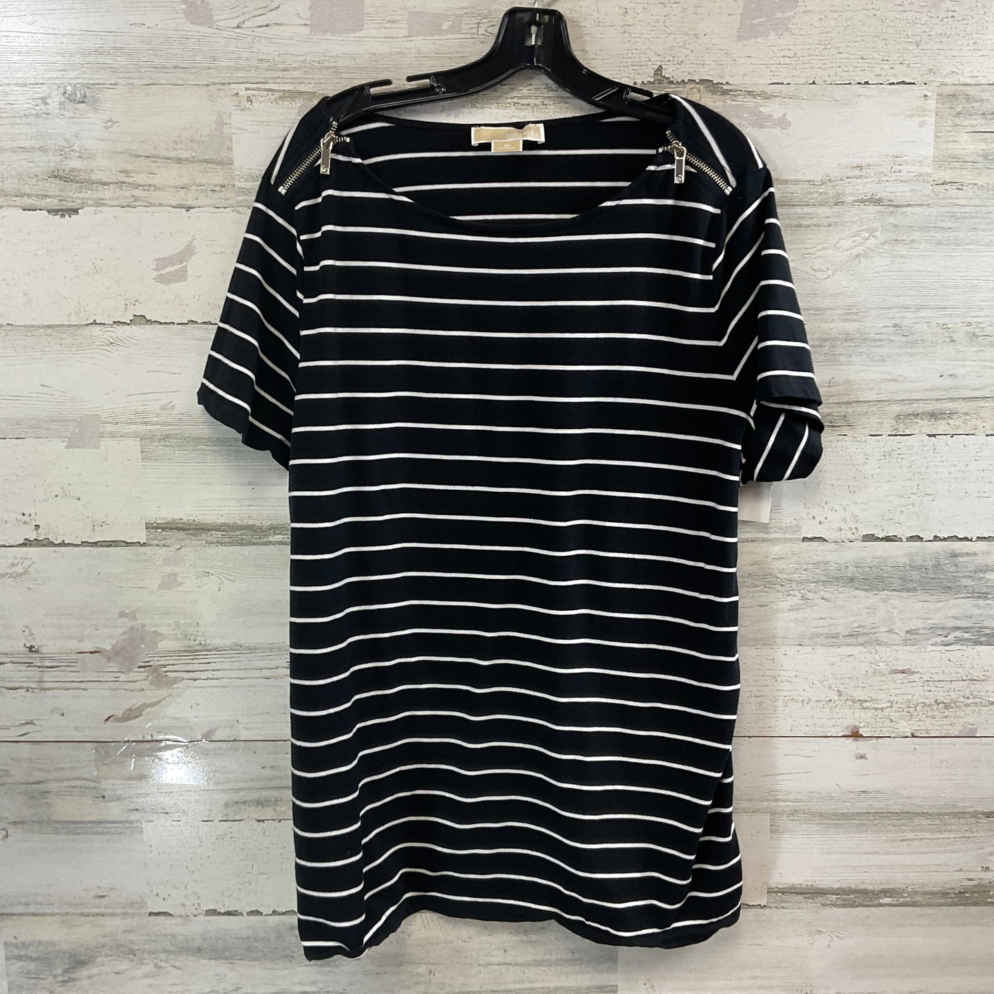 Top Short Sleeve By Michael By Michael Kors In Black, Size: 2x