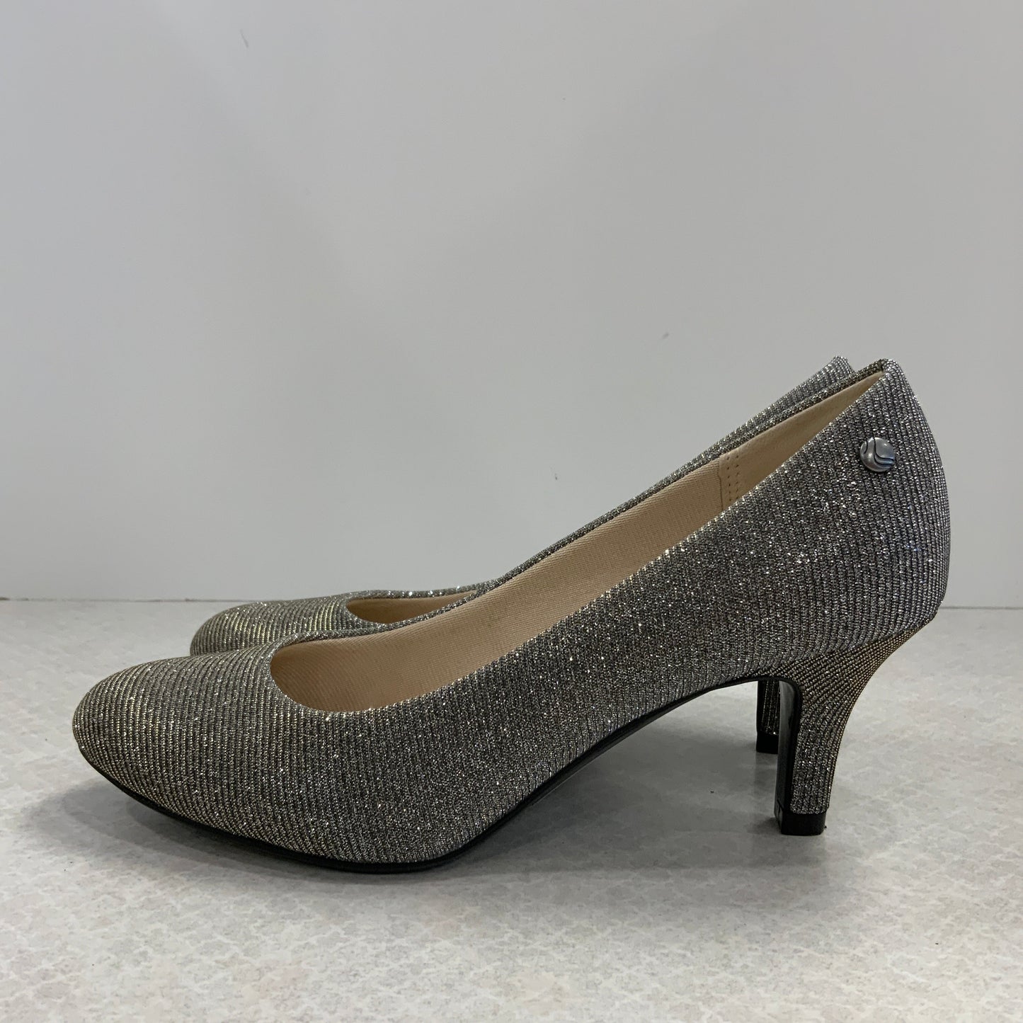 Shoes Heels Kitten By Life Stride In Silver, Size: 6.5