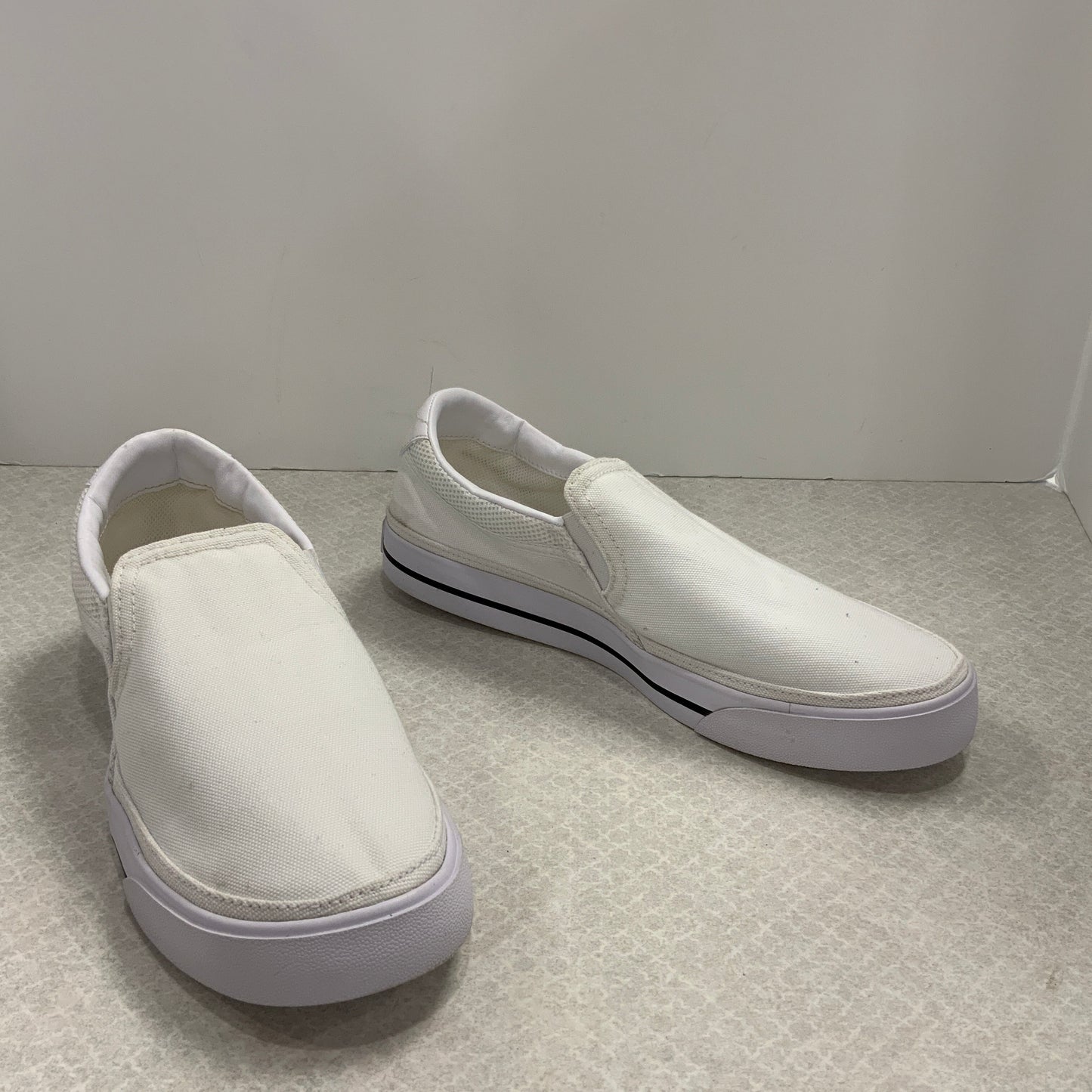 Shoes Sneakers By Nike In White, Size: 9