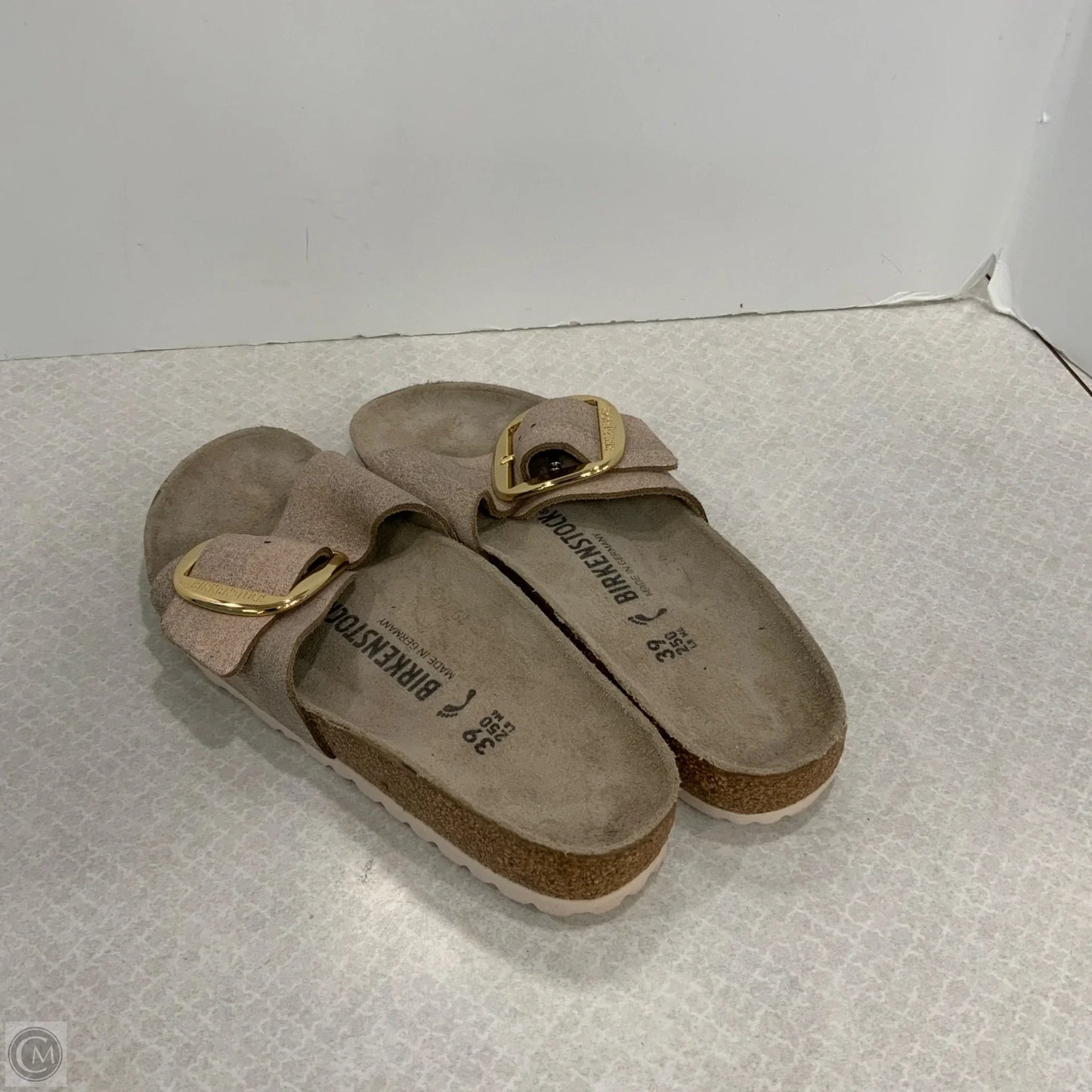 Sandals Flats By Birkenstock In Gold, Size: 8