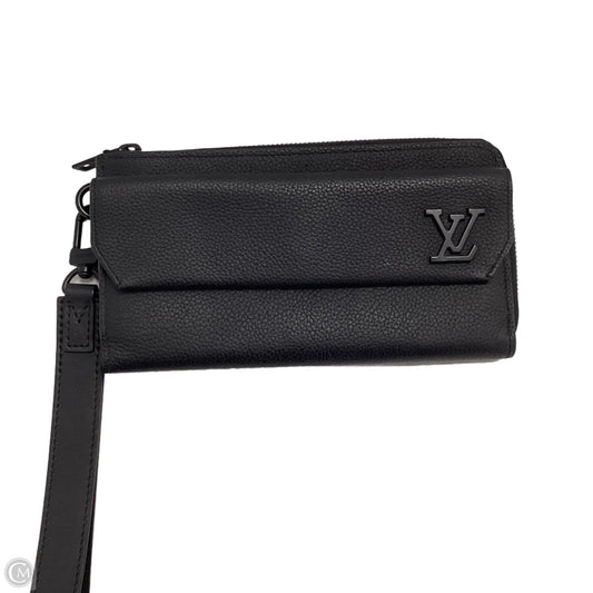 Wristlet Luxury Designer By Louis Vuitton, Size: Large