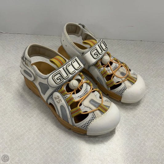 Shoes Luxury Designer By Gucci In White, Size: 6