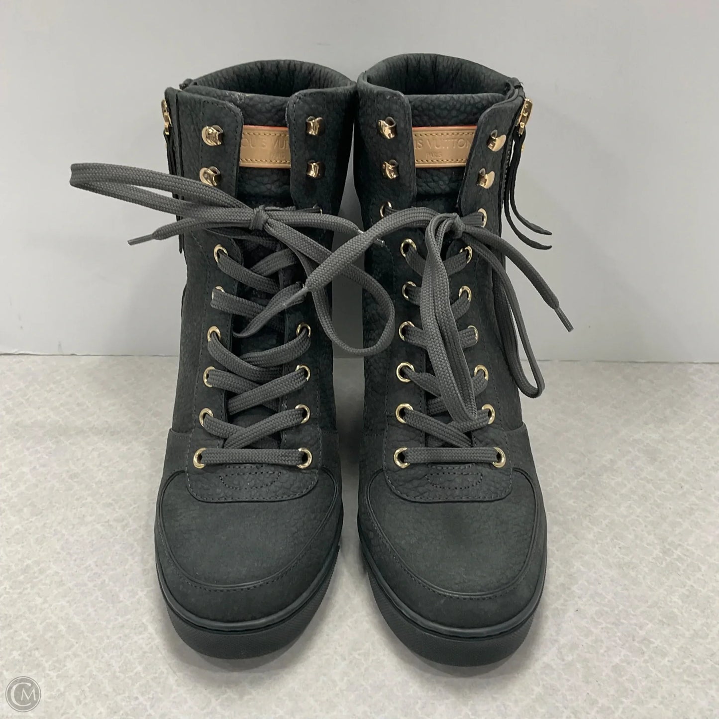 Boots Luxury Designer By Louis Vuitton In Grey, Size: 8.5