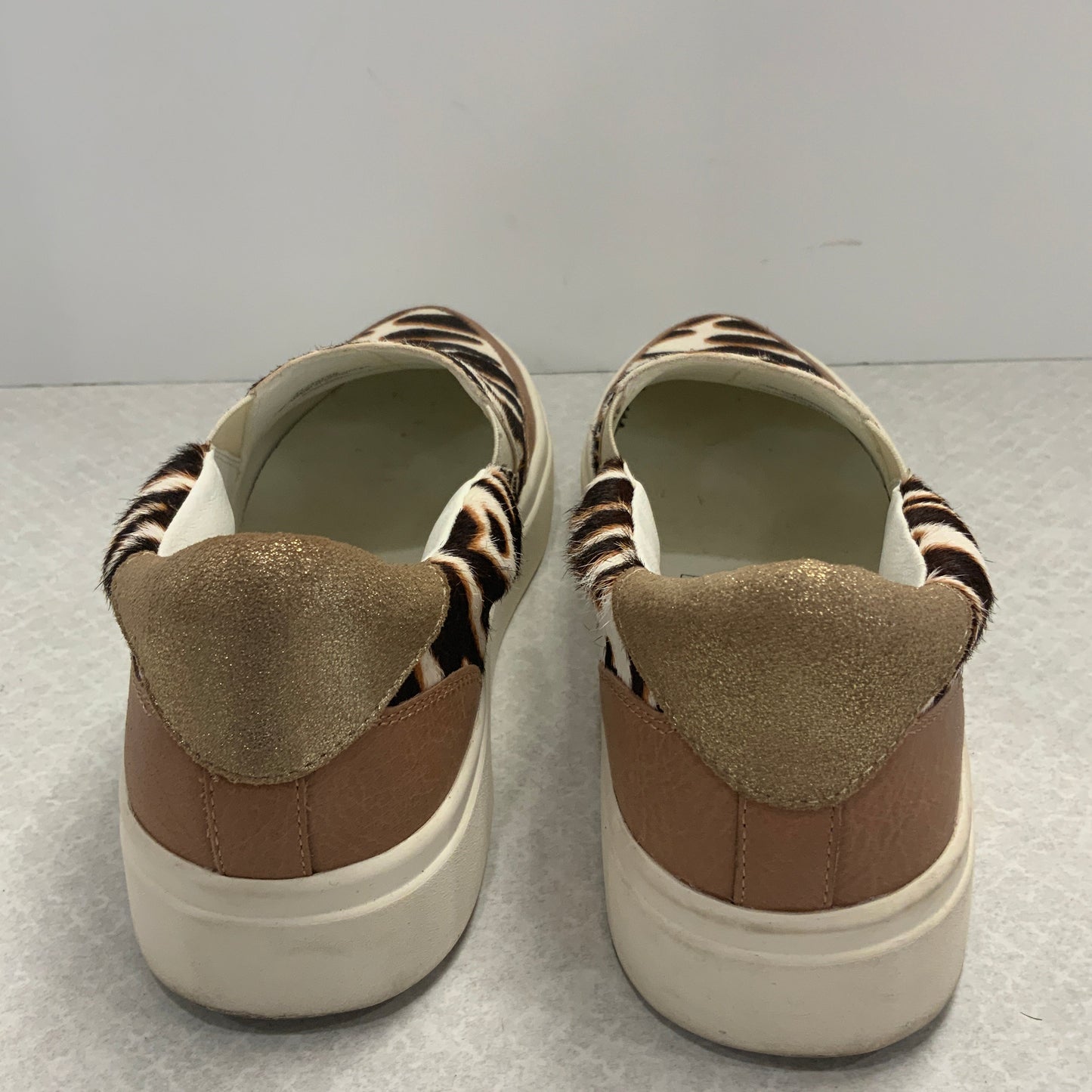 Shoes Sneakers By Lucky Brand In Animal Print, Size: 7.5