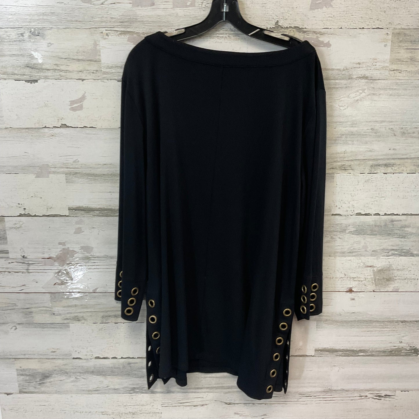 Top Long Sleeve By Cato In Black, Size: 3x