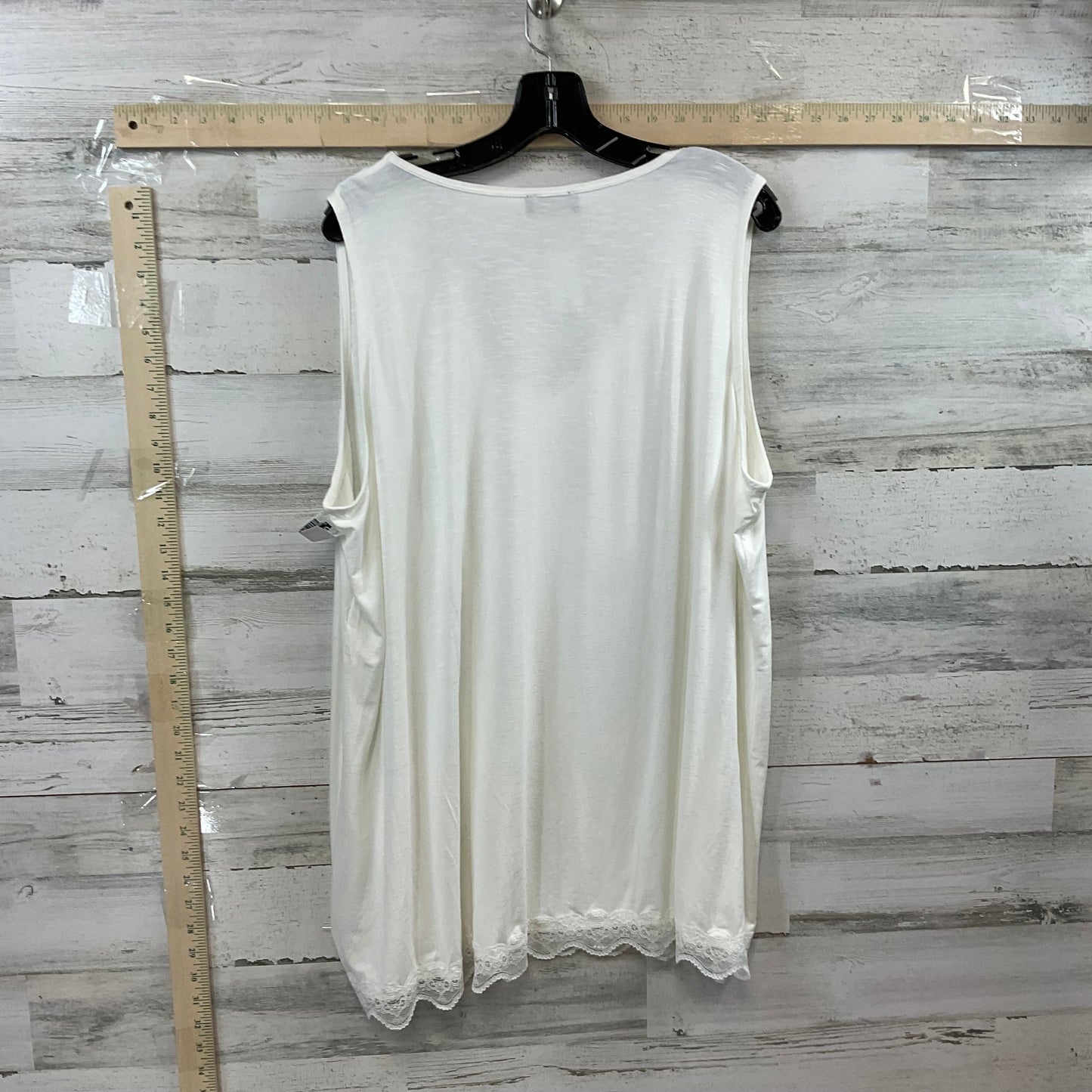 Top Sleeveless By Lane Bryant  Size: 3x