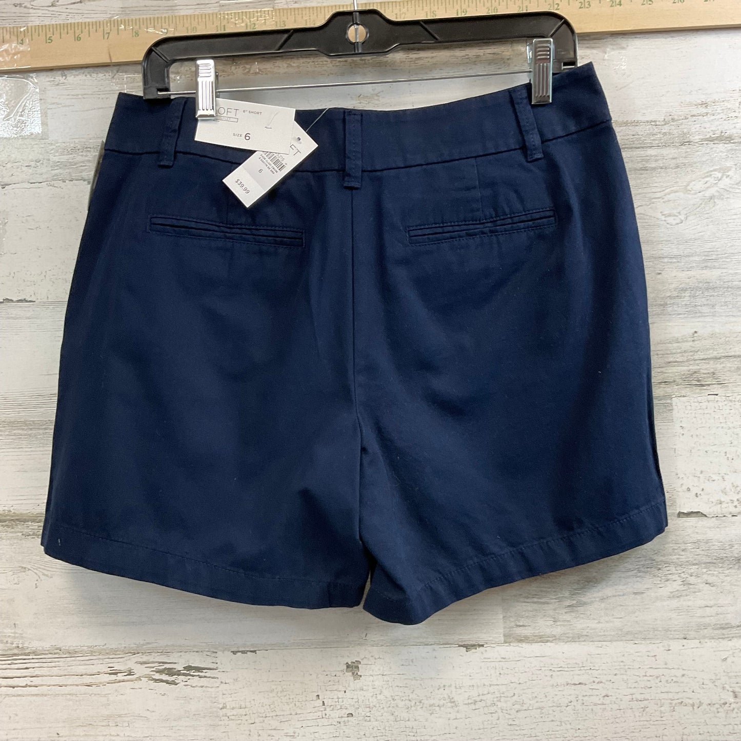 Navy Shorts Loft, Size 6