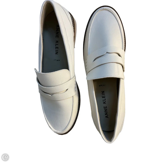 Shoes Flats By Anne Klein In White, Size: 11