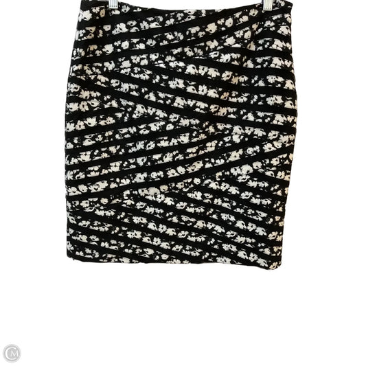 Skirt Mini & Short By White House Black Market In Black & White, Size: 6