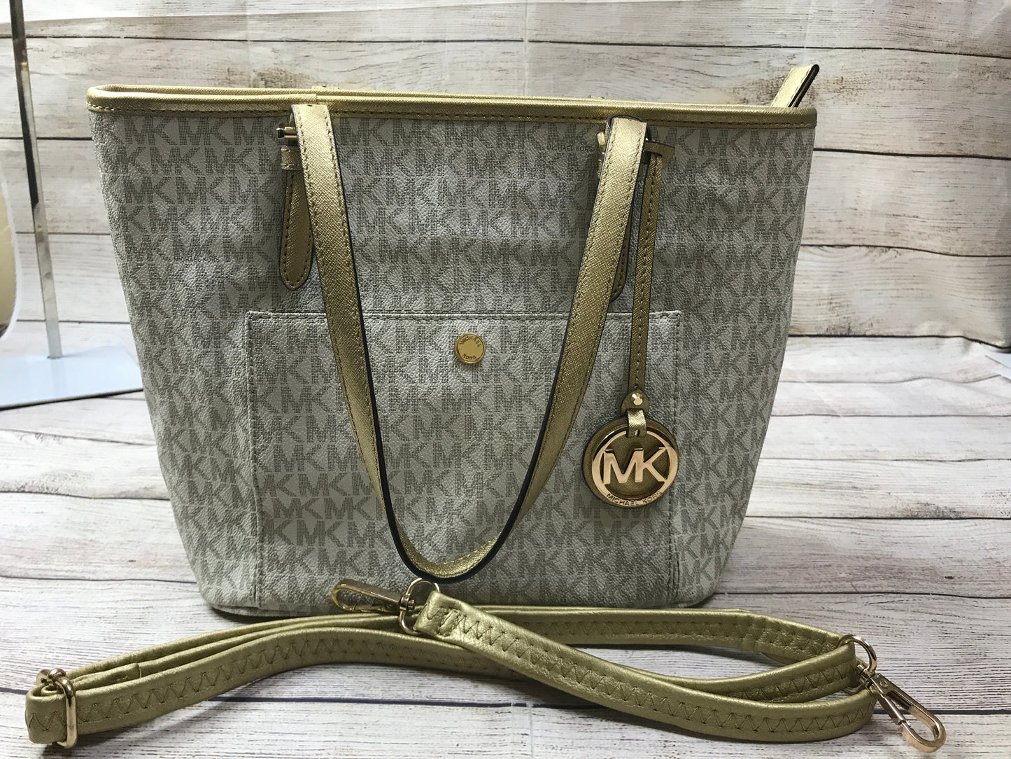 Handbag By Michael Kors  Size: Medium