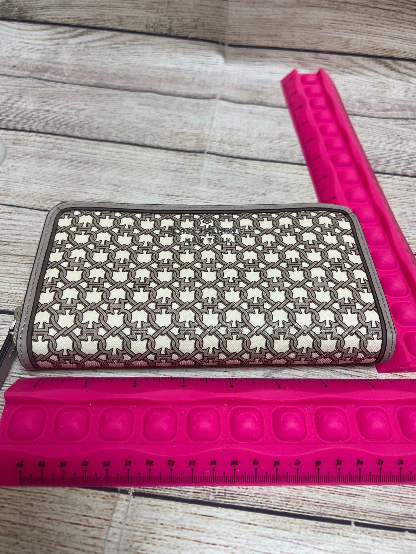 Wallet Designer By Kate Spade  Size: Large