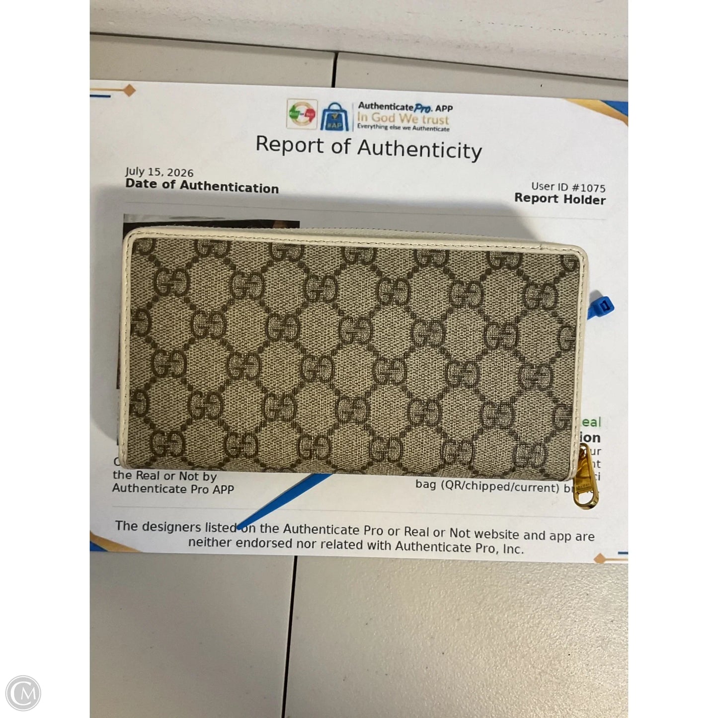 Wallet Luxury Designer By Gucci, Size: Medium