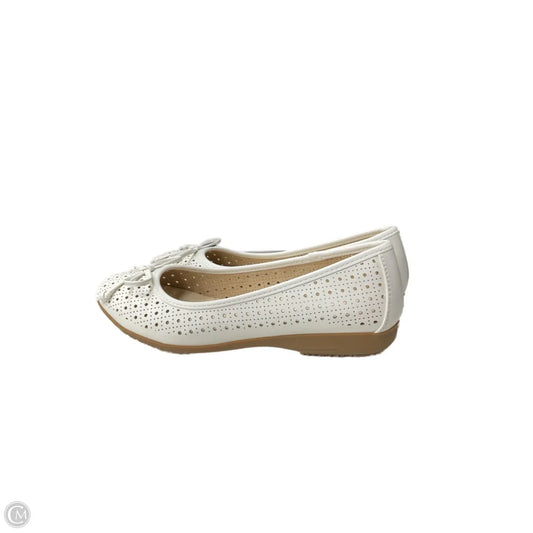 Shoes Flats By White Mountain In White, Size: 6.5