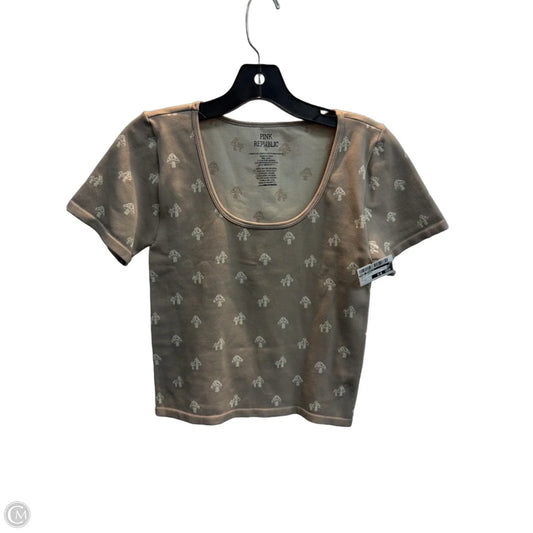Top Short Sleeve Basic By Pink Republic In Taupe, Size: Xl