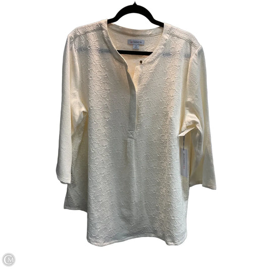 Top Short Sleeve By Liz Claiborne In Cream, Size: 1x