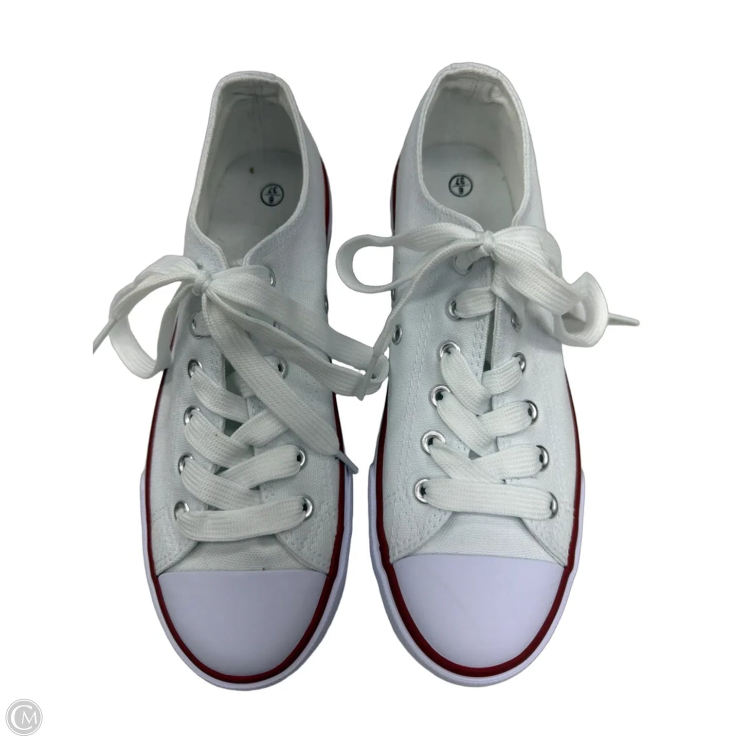 Shoes Sneakers By Clothes Mentor In White, Size: 6