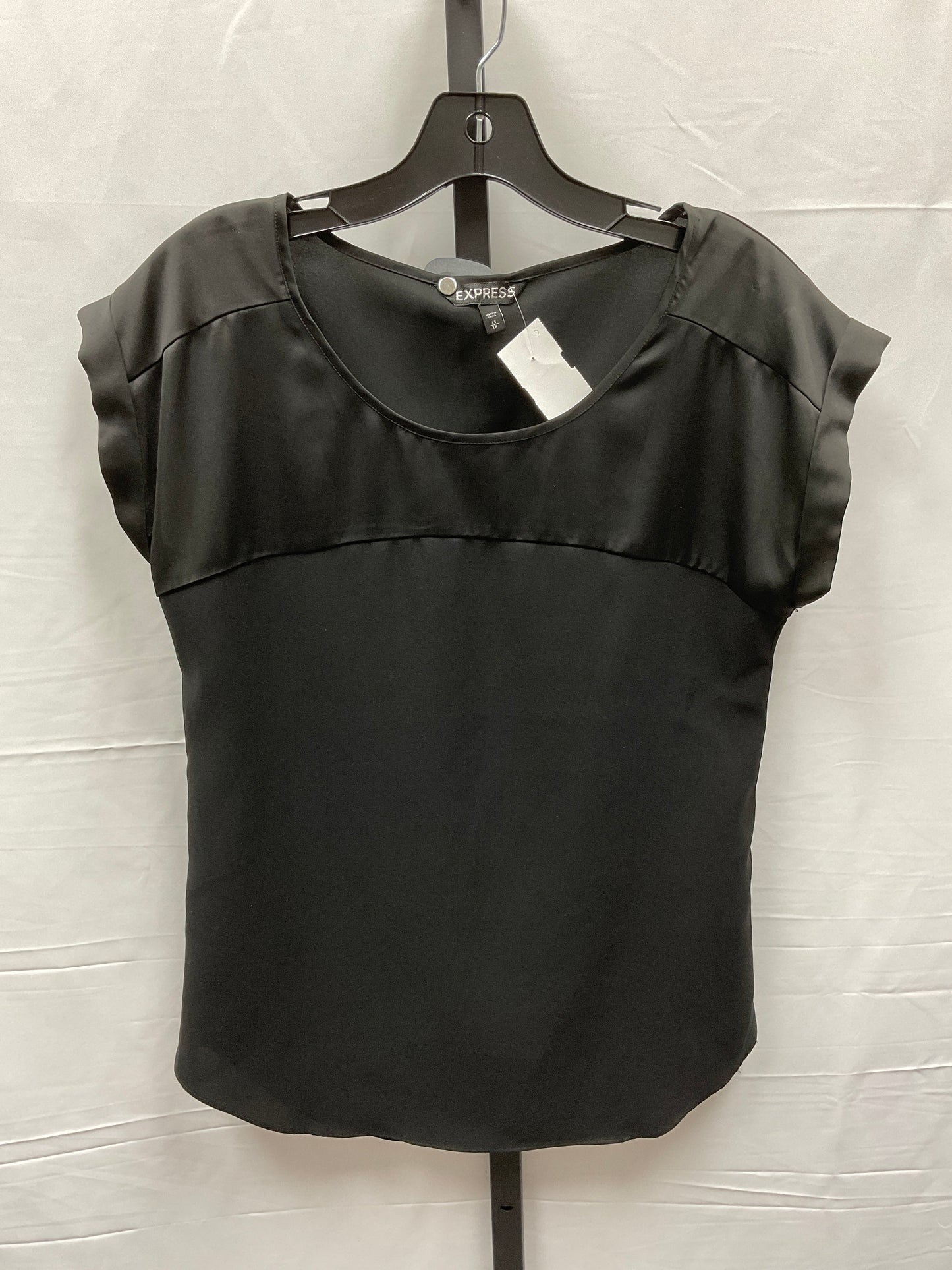 Top Short Sleeve By Express  Size: Petite   Xs