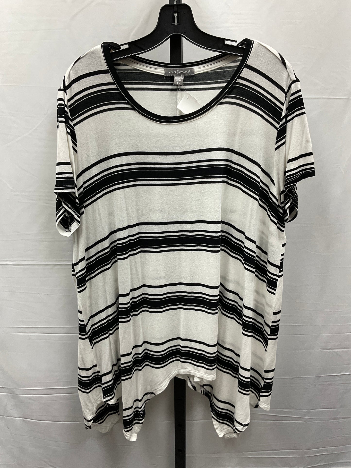 Top Short Sleeve By Clothes Mentor  Size: 1x