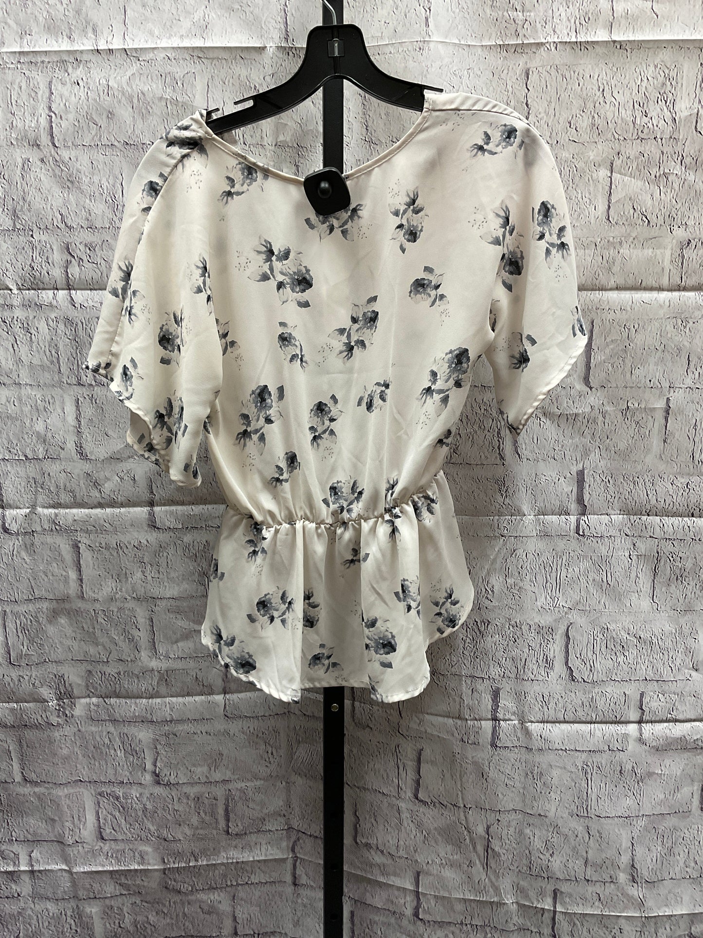 Top Short Sleeve By Sienna Sky  Size: Xs