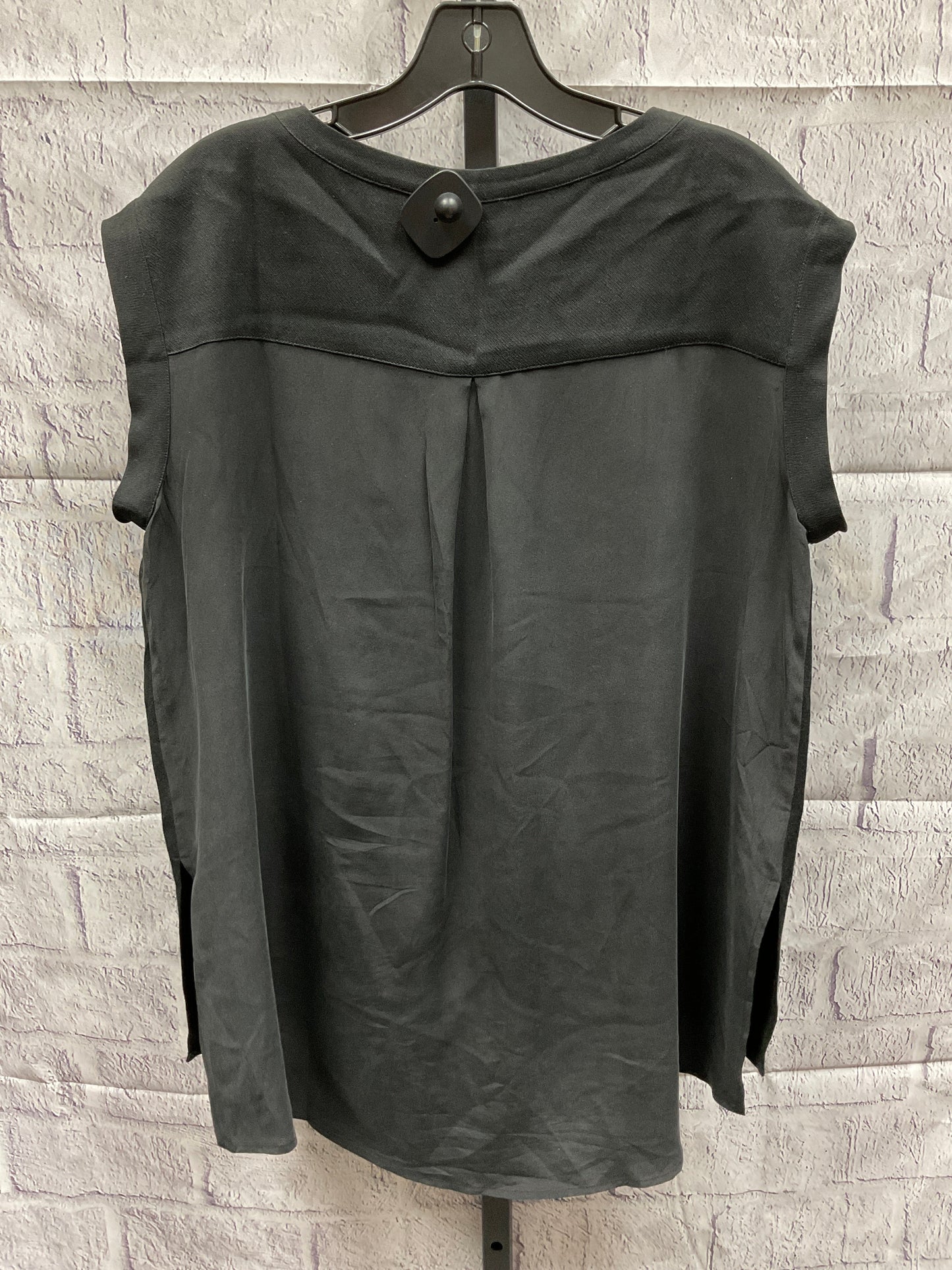 Top Short Sleeve Basic By Clothes Mentor  Size: S