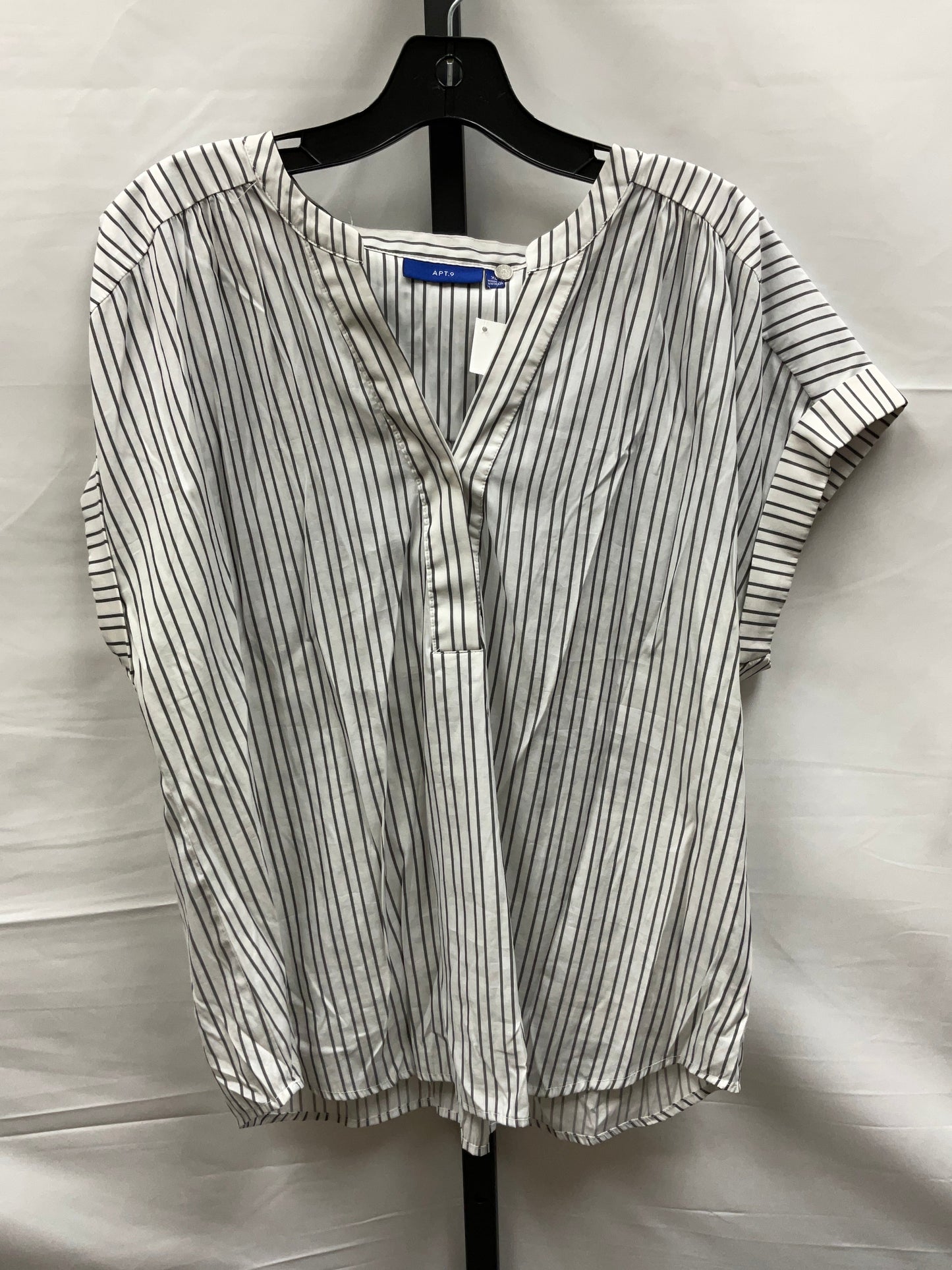 Striped Pattern Top Short Sleeve Apt 9, Size Xl