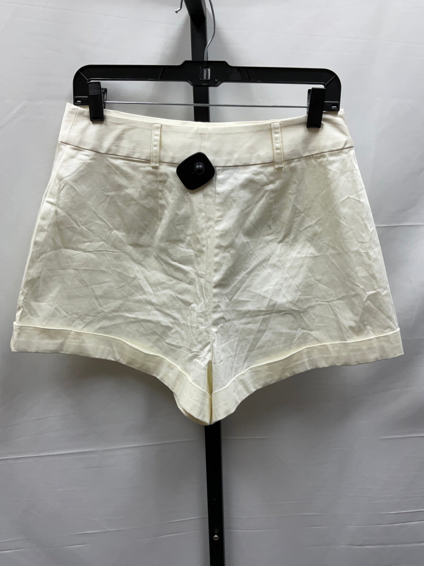 Cream Shorts Clothes Mentor, Size 8