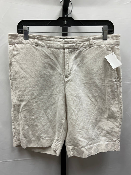 Beige Shorts Banana Republic, Size 6