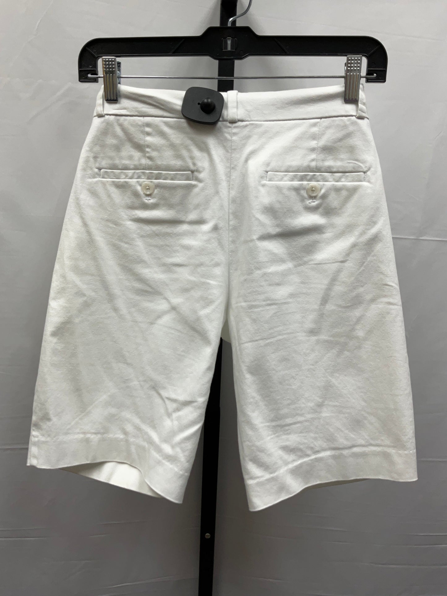 White Shorts Banana Republic, Size 6