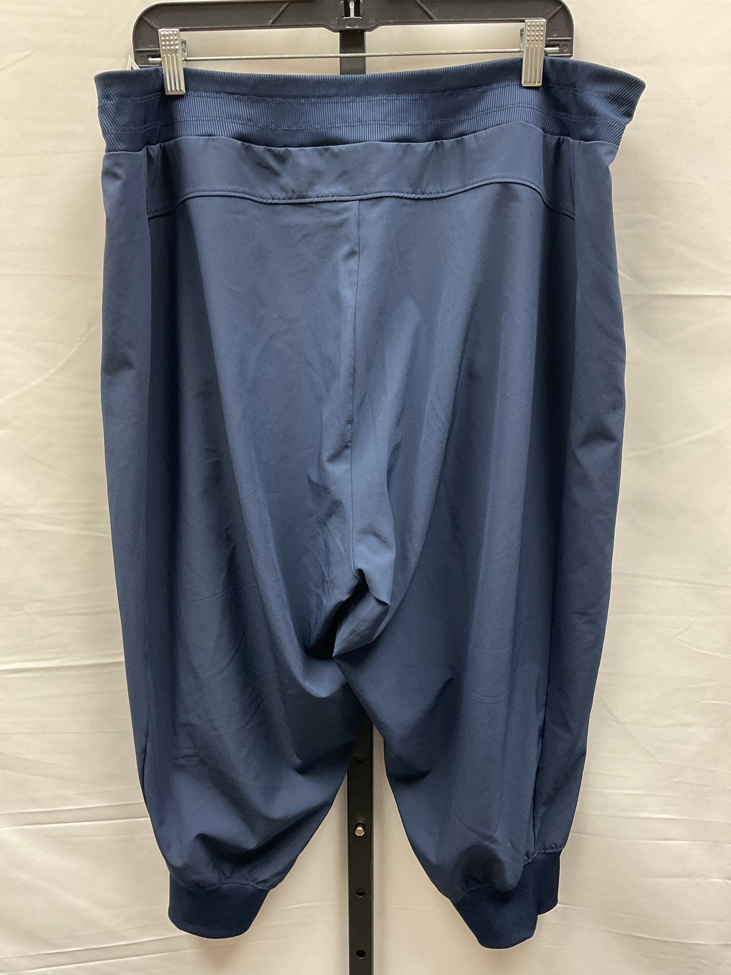 Navy Athletic Capris Tommy Hilfiger, Size 2x