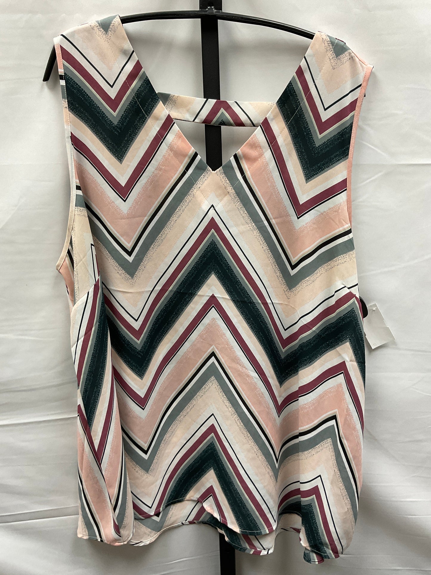 Multi-colored Top Sleeveless Maurices, Size 1x