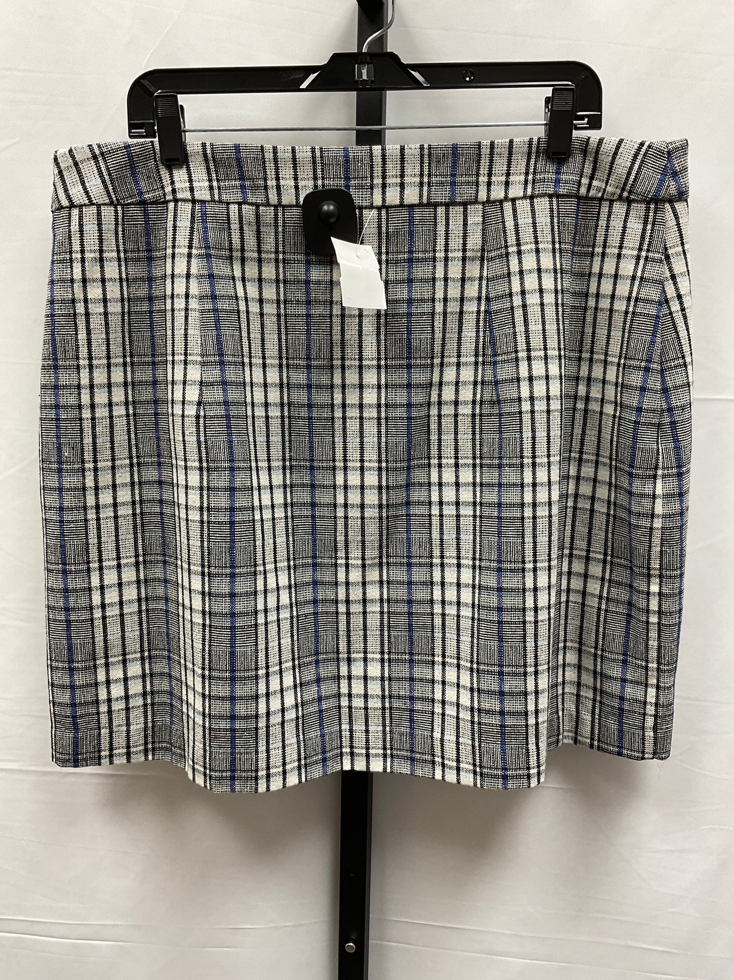 Skirt Mini & Short By Nine West In Plaid Pattern, Size: Xl