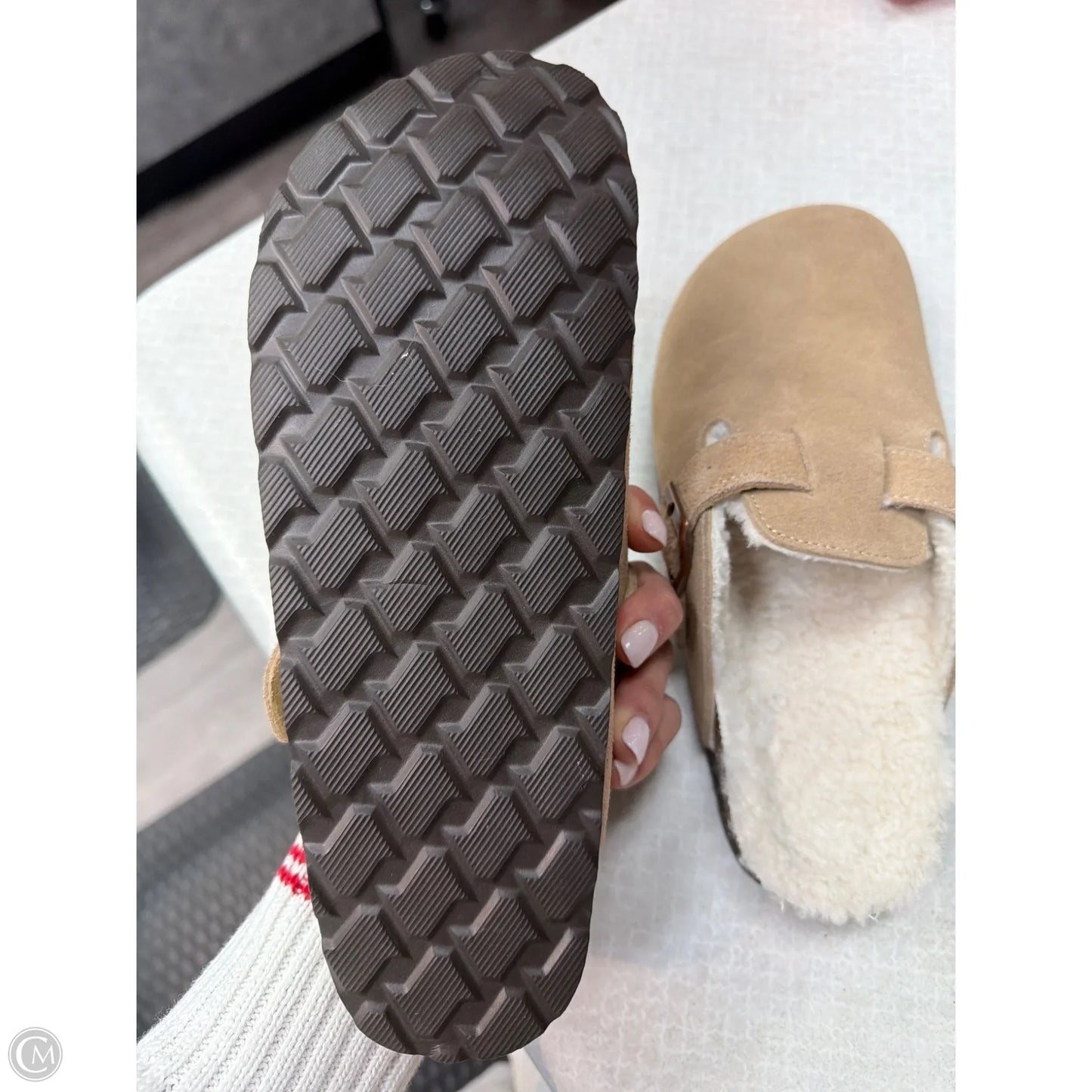 Shoes Flats By Clothes Mentor In Tan, Size: 9