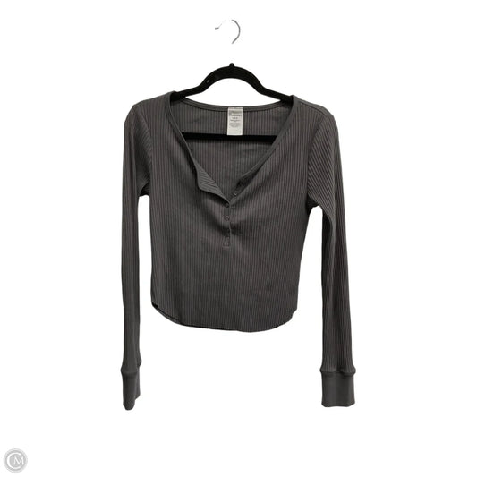 Top Long Sleeve Basic By No Boundaries In Grey, Size: S