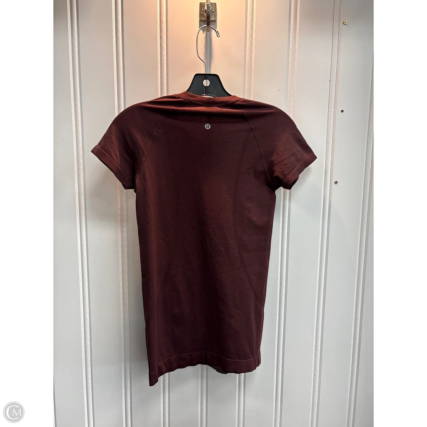 Athletic Top Short Sleeve By Lululemon In Maroon, Size: S