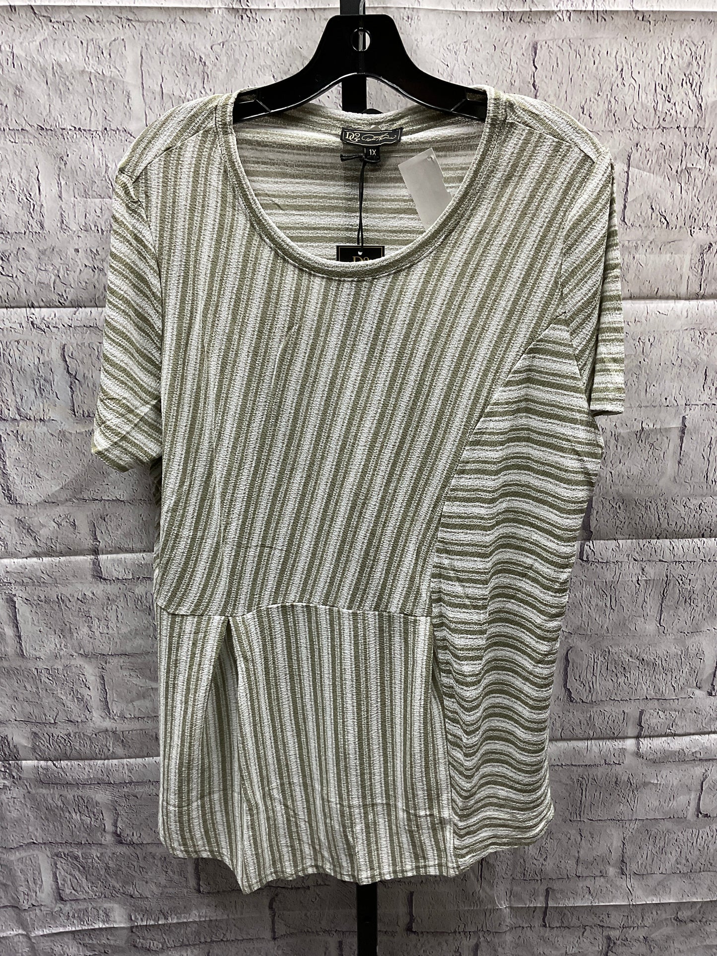 Top Short Sleeve By Diane Gilman  Size: 1x