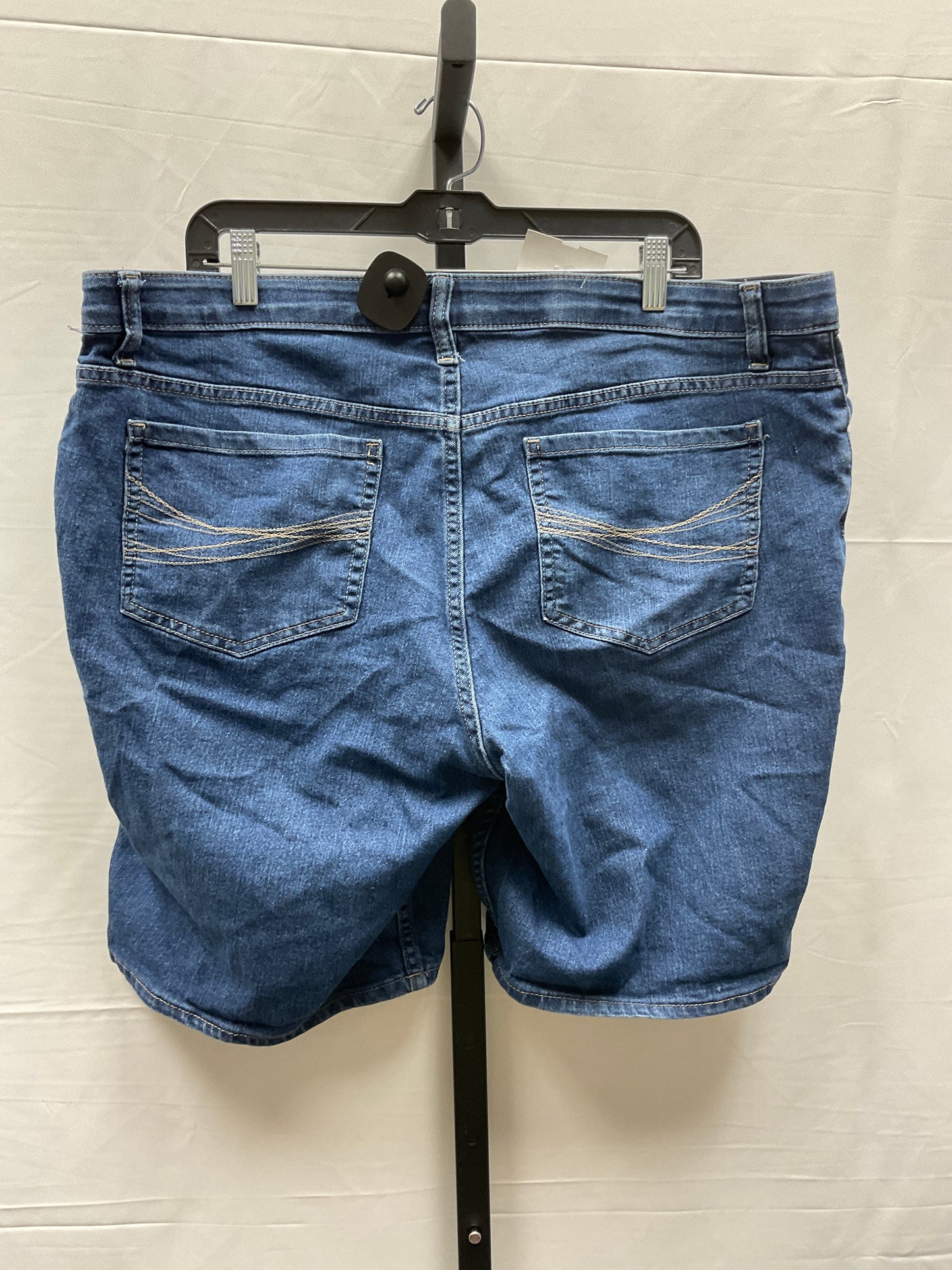 Shorts By Lee  Size: 20