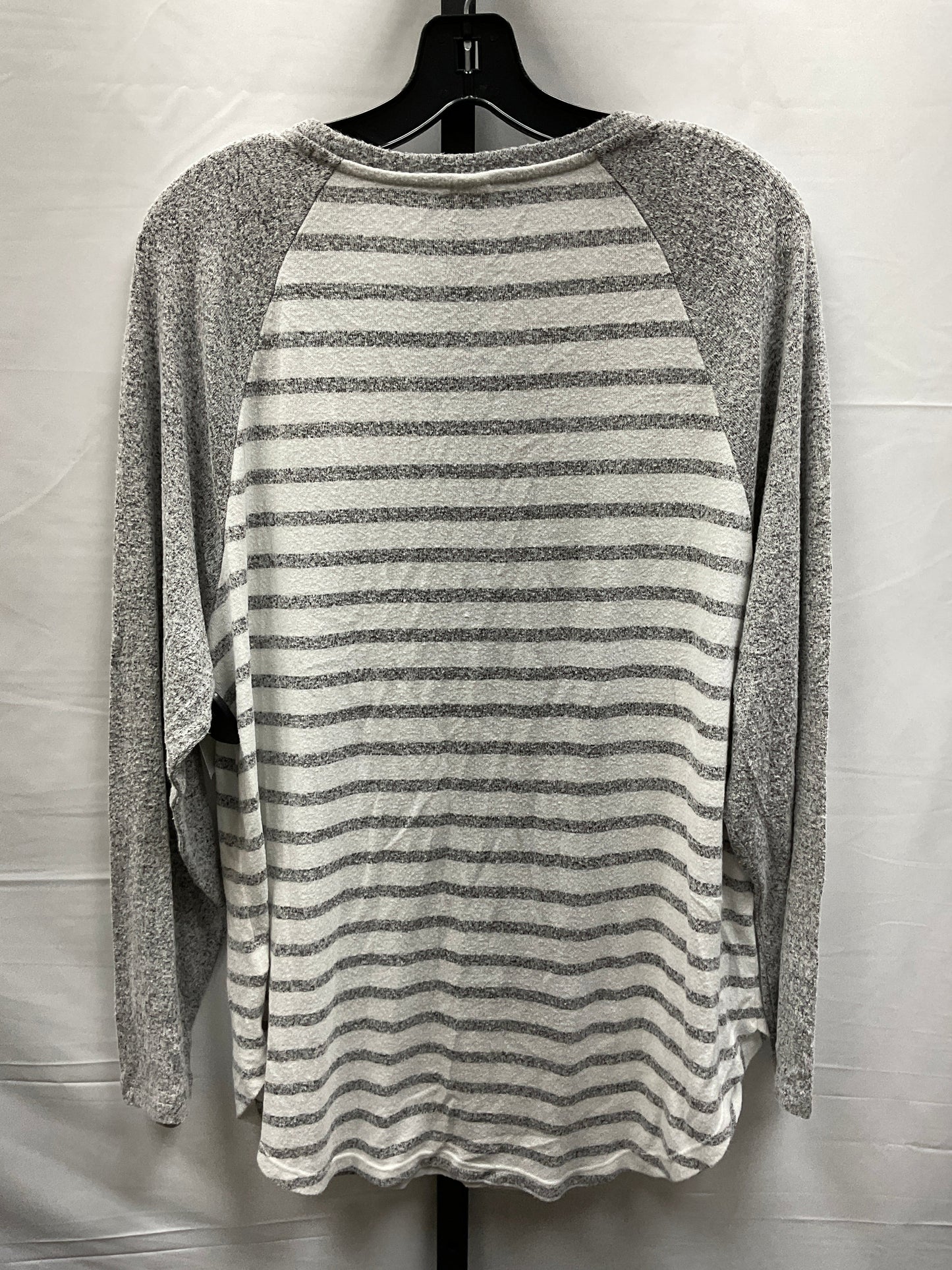 Grey & White Top Long Sleeve Old Navy, Size Xl