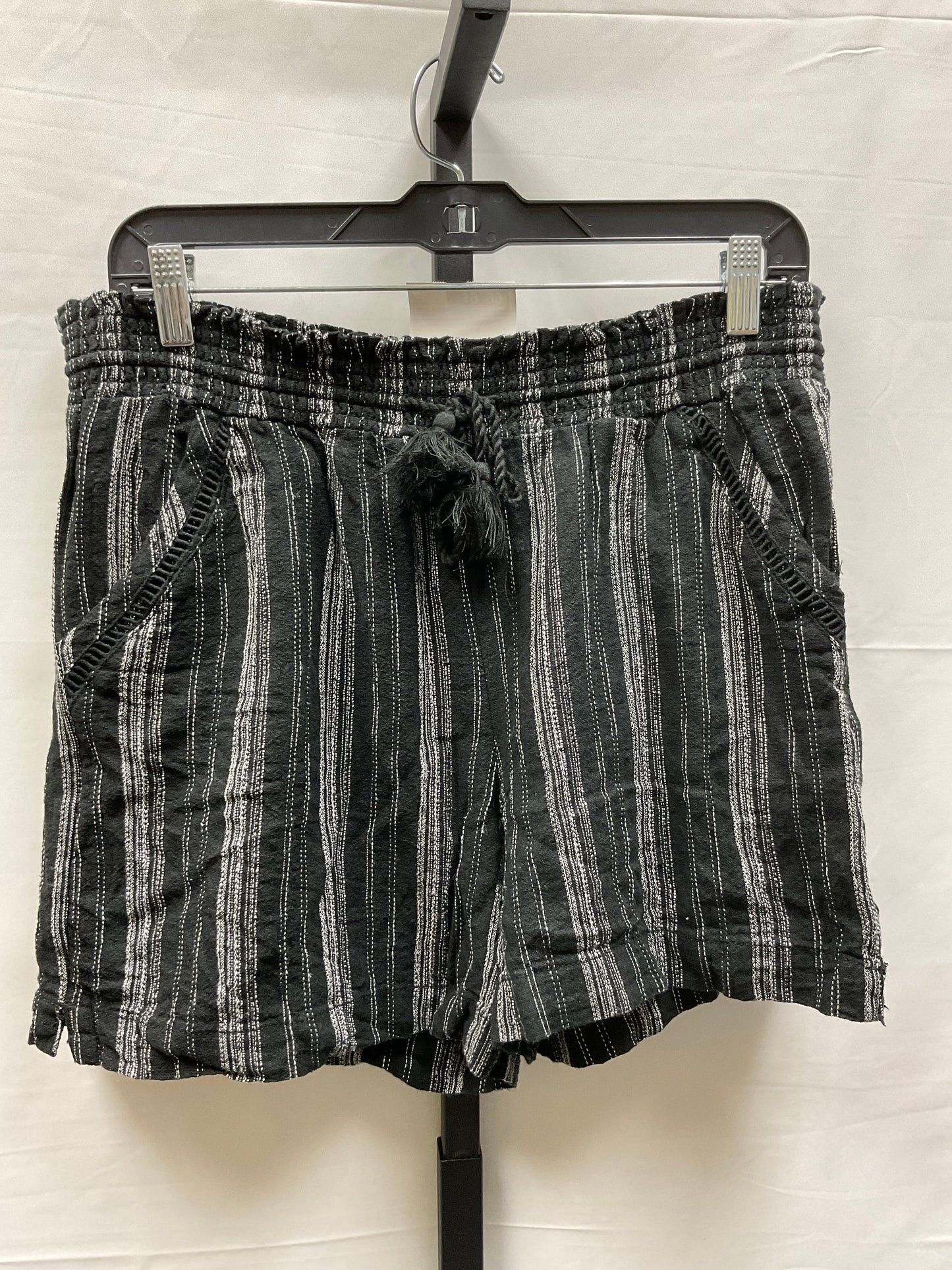 Black & White Shorts Briggs, Size L