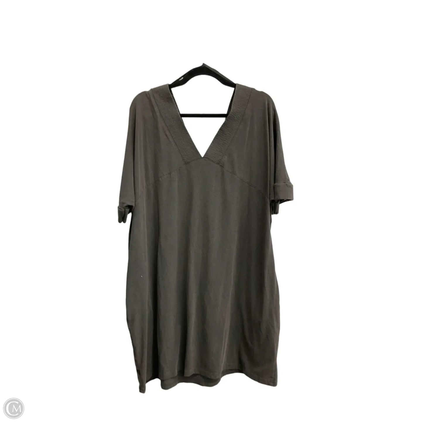 Top Short Sleeve By New In In Grey, Size: 2x
