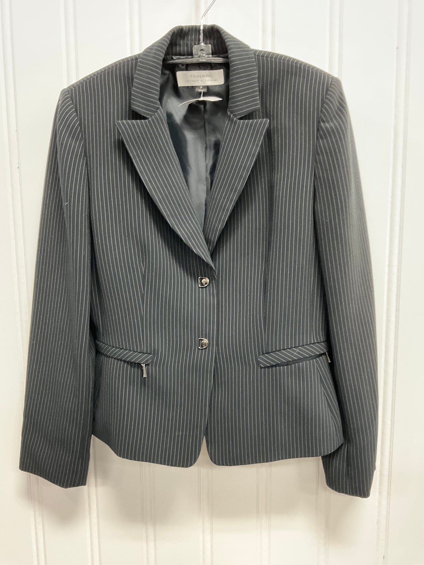 Blazer By Tahari By Arthur Levine In Striped Pattern, Size: 6