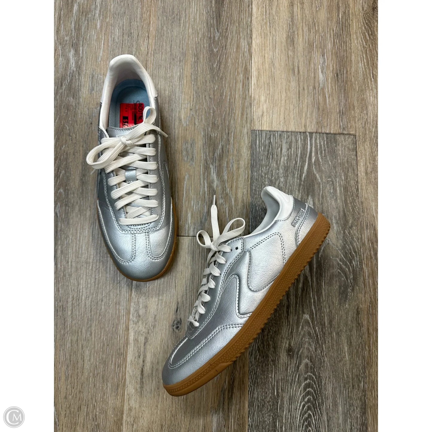 Shoes Sneakers By Skechers In Silver, Size: 8.5